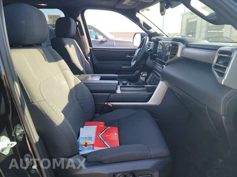 2025 Toyota Sequoia SR5 – miniatura 8