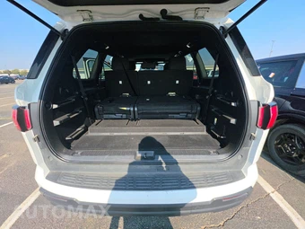 2025 Toyota Sequoia SR5 - miniatura 16