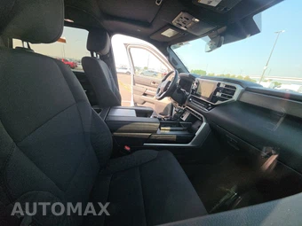 2025 Toyota Sequoia SR5 - miniatura 8