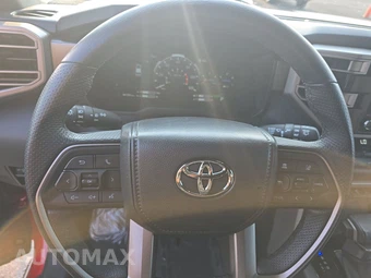 2025 Toyota Sequoia SR5 - miniatura 10