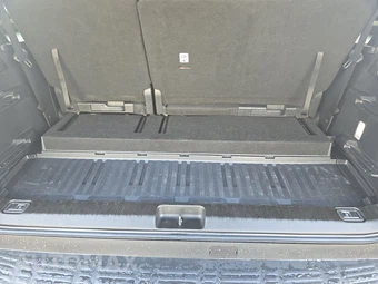 2025 Toyota Sequoia SR5 - miniatura 17
