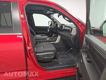 2025 Toyota Sequoia SR5 - miniatura 8