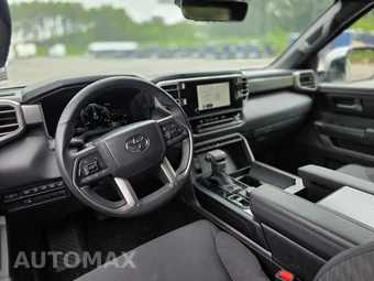 2025 Toyota Sequoia SR5 – miniatura 10