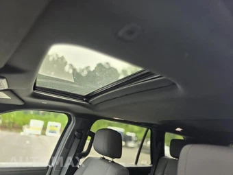 2025 Toyota Sequoia SR5 – miniatura 14