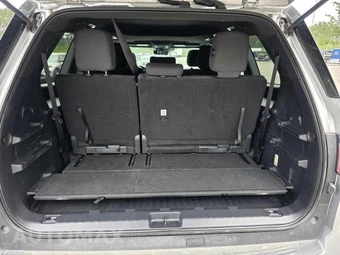 2025 Toyota Sequoia SR5 – miniatura 17