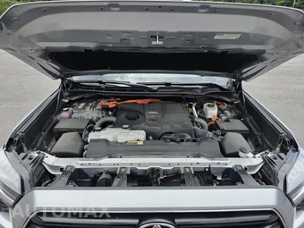 2025 Toyota Sequoia SR5 – miniatura 24