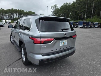 2025 Toyota Sequoia SR5 – miniatura 5