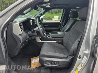 2025 Toyota Sequoia SR5 – miniatura 8