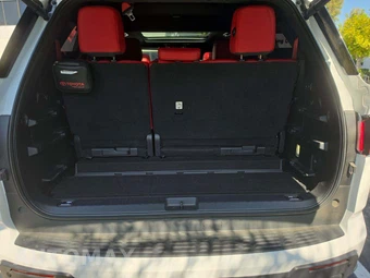 2025 Toyota Sequoia TRD Pro - miniatura 12