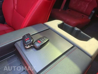 2025 Toyota Sequoia TRD Pro - miniatura 5