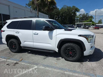2025 Toyota Sequoia TRD Pro - miniatura 4