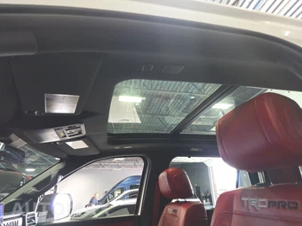 2025 Toyota Sequoia TRD Pro - miniatura 18