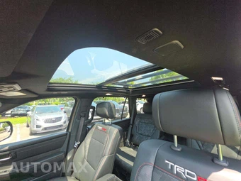 2025 Toyota Sequoia TRD Pro - miniatura 8