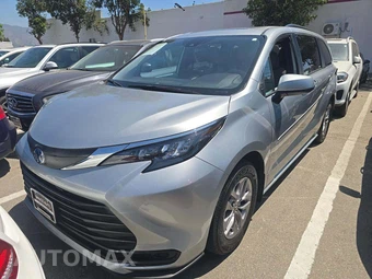 2025 Toyota Sienna LE 8-Passenger 120.5" WB