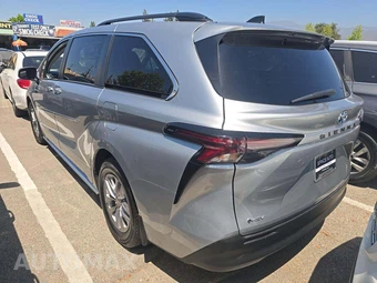 2025 Toyota Sienna LE 8-Passenger 120.5" WB - miniatura 2