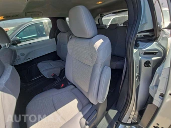 2025 Toyota Sienna LE 8-Passenger 120.5" WB - miniatura 23