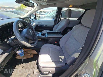 2025 Toyota Sienna LE 8-Passenger 120.5" WB - miniatura 6