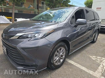 2025 Toyota Sienna LE 8-Passenger 120.5" WB