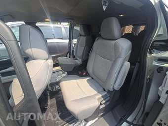 2025 Toyota Sienna LE 8-Passenger 120.5" WB - miniatura 13