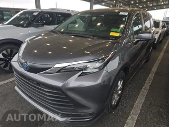 2025 Toyota Sienna LE 8-Passenger 120.5" WB