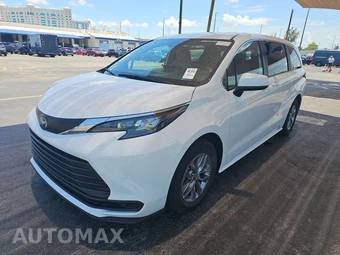 2025 Toyota Sienna LE 8-Passenger 120.5" WB