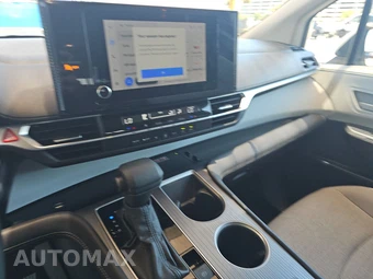 2025 Toyota Sienna LE 8-Passenger 120.5" WB - miniatura 11