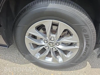 2025 Toyota Sienna LE 8-Passenger 120.5" WB - miniatura 11