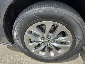 2025 Toyota Sienna LE 8-Passenger 120.5" WB - miniatura 8