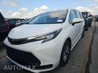 2025 Toyota Sienna LE 8-Passenger 120.5" WB