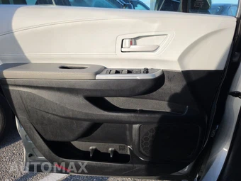 2025 Toyota Sienna LE 8-Passenger 120.5" WB - miniatura 9