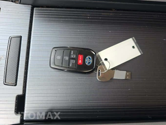 2025 Toyota Sienna LE 8-Passenger 120.5" WB - miniatura 8