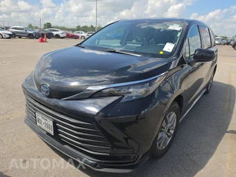 2025 Toyota Sienna LE 8-Passenger 120.5" WB