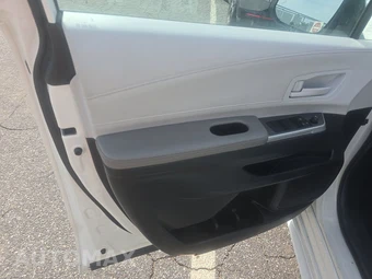 2025 Toyota Sienna LE 8-Passenger 120.5" WB - miniatura 9