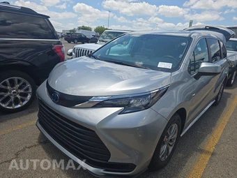 2025 Toyota Sienna LE 8-Passenger 120.5" WB