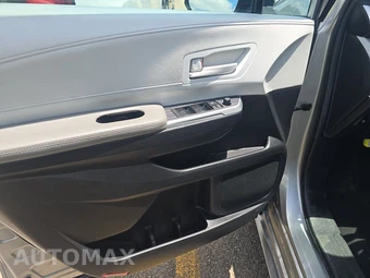 2025 Toyota Sienna LE 8-Passenger 120.5" WB - miniatura 9