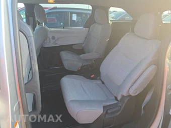 2025 Toyota Sienna LE 8-Passenger 120.5" WB - miniatura 13