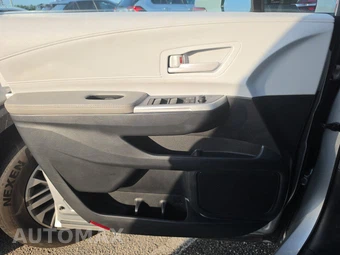 2025 Toyota Sienna LE 8-Passenger 120.5" WB - miniatura 9