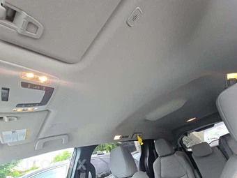 2025 Toyota Sienna LE 8-Passenger 120.5" WB - miniatura 11