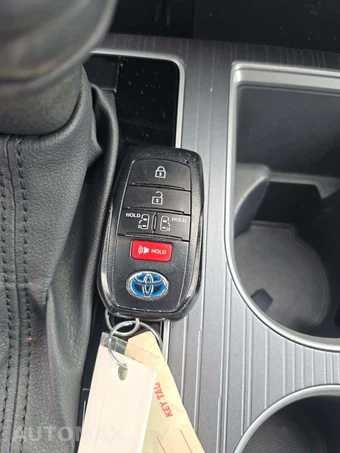 2025 Toyota Sienna LE 8-Passenger 120.5" WB - miniatura 8