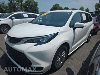 2025 Toyota Sienna LE 8-Passenger 120.5" WB