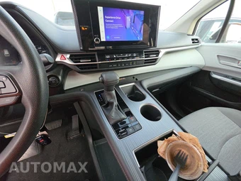 2025 Toyota Sienna LE 8-Passenger 120.5" WB - miniatura 11