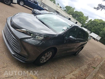 2025 Toyota Sienna LE 8-Passenger 120.5" WB