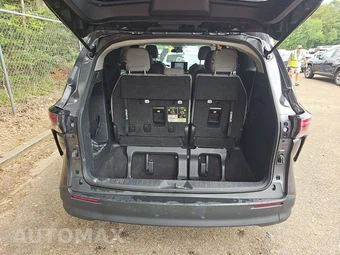 2025 Toyota Sienna LE 8-Passenger 120.5" WB - miniatura 17