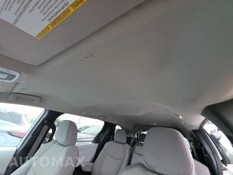 2025 Toyota Sienna LE 8-Passenger 120.5" WB - miniatura 19
