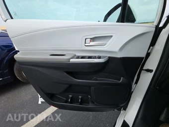 2025 Toyota Sienna LE 8-Passenger 120.5" WB - miniatura 9