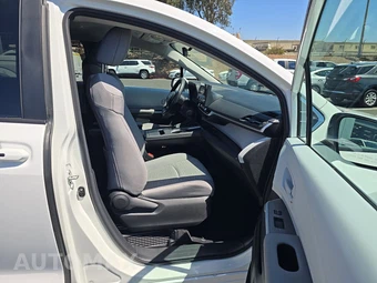 2025 Toyota Sienna LE 8-Passenger 120.5" WB - miniatura 8