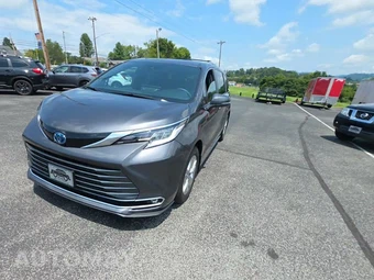 2025 Toyota Sienna Limited 7-Passenger 120.5" WB