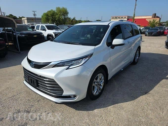 2025 Toyota Sienna Limited 7-Passenger 120.5" WB