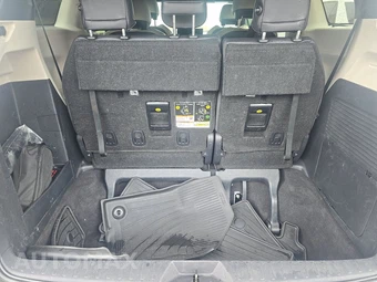 2025 Toyota Sienna Platinum 7-Passenger 120.5" WB - miniatura 17