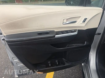 2025 Toyota Sienna Platinum 7-Passenger 120.5" WB - miniatura 9